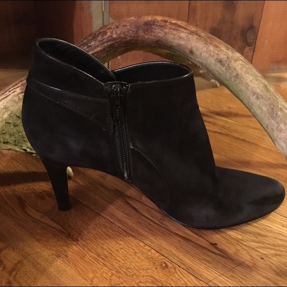 Black Bandolino Booties - Picture 3 of 8